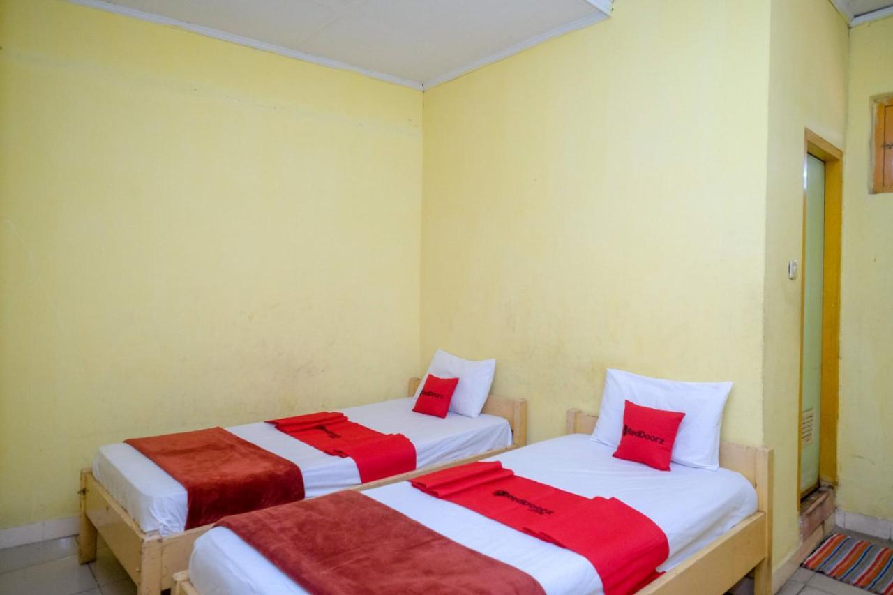 Reddoorz Near Pelabuhan Nusantara Parepare Exterior foto